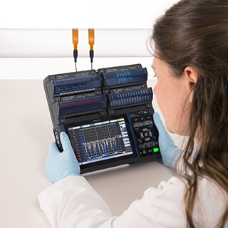 Heat flux measuring device
